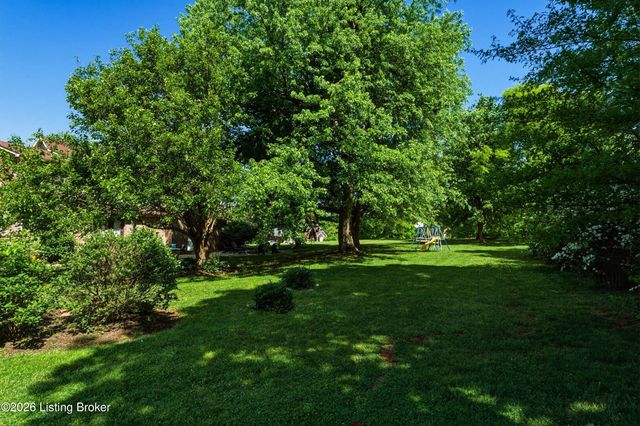 1103 Metalwood Dr, Bardstown, KY 40004