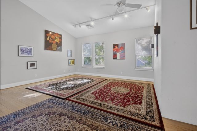 402 Harvard Street, Houston, TX 77007
