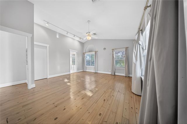 402 Harvard Street, Houston, TX 77007