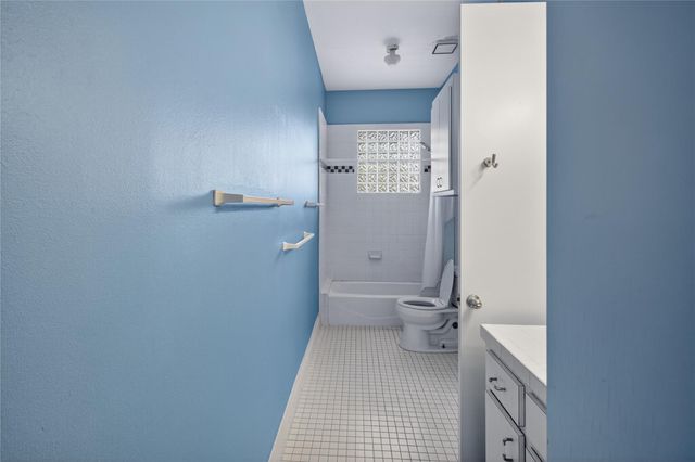 402 Harvard Street, Houston, TX 77007