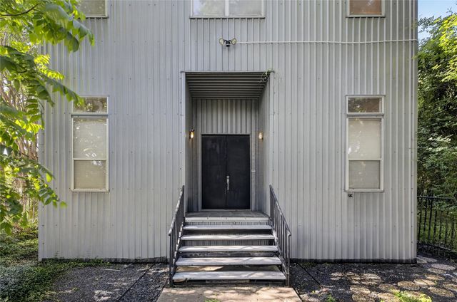 402 Harvard Street, Houston, TX 77007