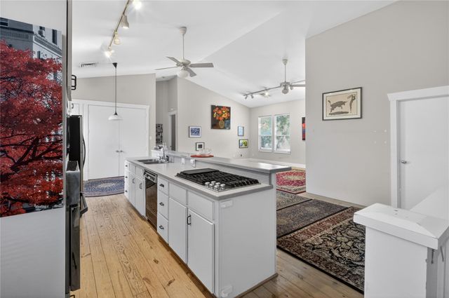 402 Harvard Street, Houston, TX 77007