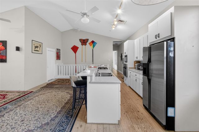 402 Harvard Street, Houston, TX 77007
