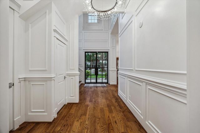 1582 Hewitt Drive, Houston, TX 77018