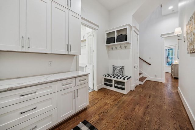 1582 Hewitt Drive, Houston, TX 77018