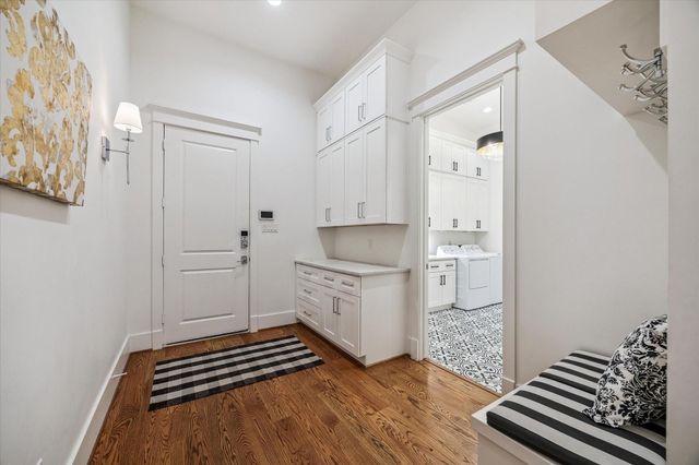 1582 Hewitt Drive, Houston, TX 77018