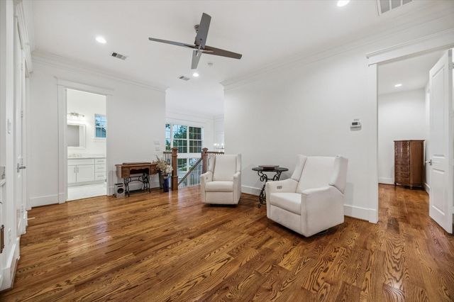 1582 Hewitt Drive, Houston, TX 77018