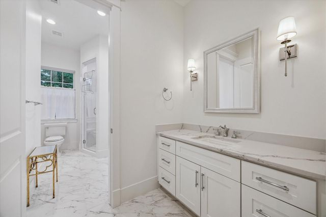 1582 Hewitt Drive, Houston, TX 77018