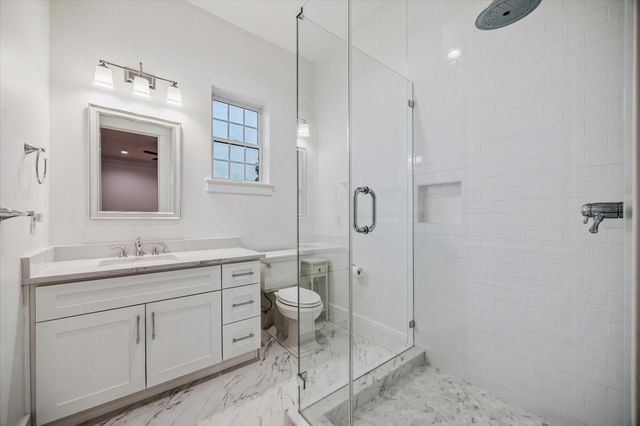 1582 Hewitt Drive, Houston, TX 77018