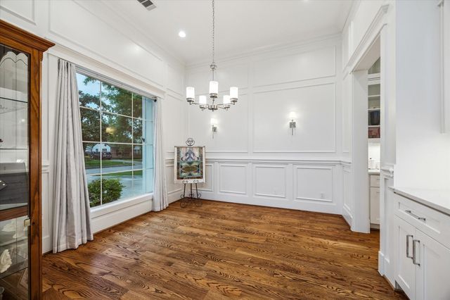 1582 Hewitt Drive, Houston, TX 77018