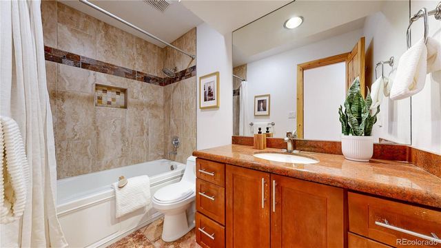 6140 S Monaco Way, Centennial, CO 80111