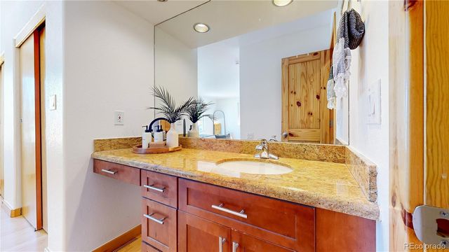 6140 S Monaco Way, Centennial, CO 80111