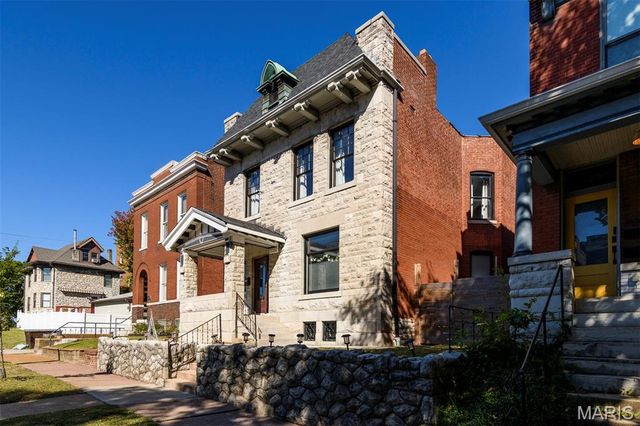 4567 Arco Avenue, St Louis, MO 63110