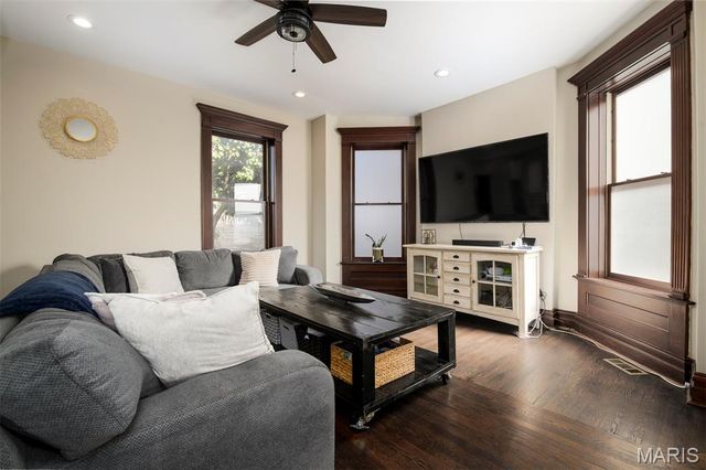 4567 Arco Avenue, St Louis, MO 63110