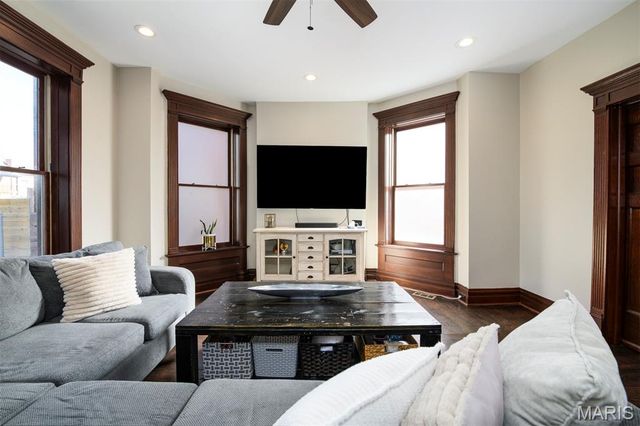 4567 Arco Avenue, St Louis, MO 63110