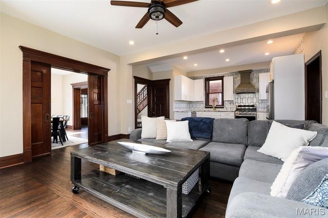 4567 Arco Avenue, St Louis, MO 63110