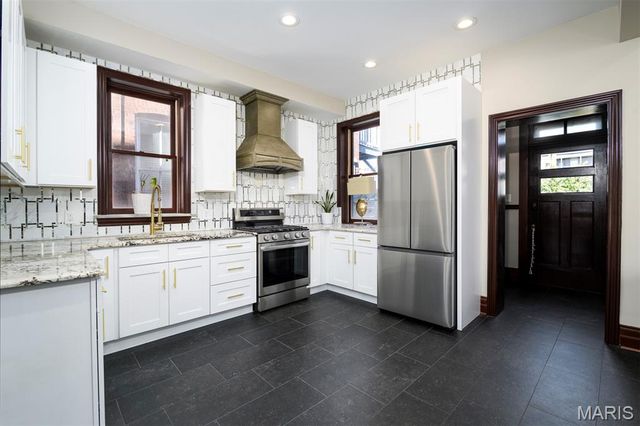 4567 Arco Avenue, St Louis, MO 63110