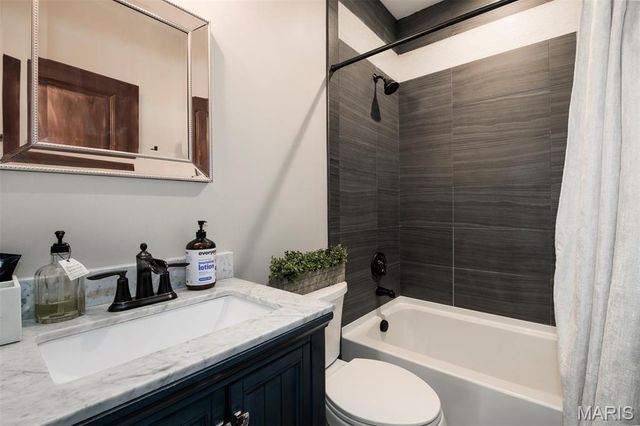 4567 Arco Avenue, St Louis, MO 63110