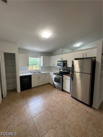4025 10th AVE NE, Naples, FL 34120
