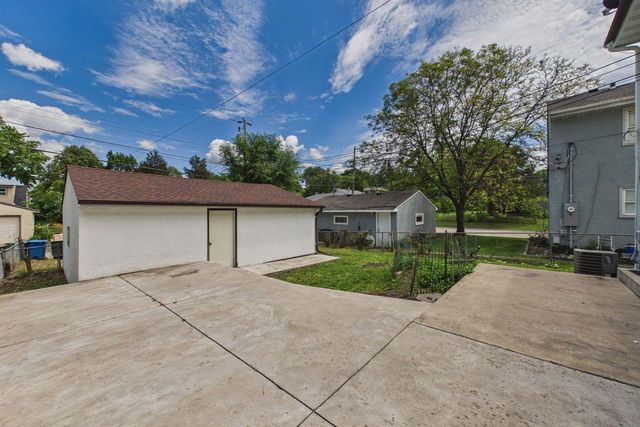 355 14th Avenue S, South Saint Paul, MN 55075