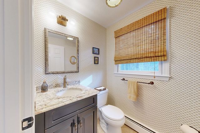 1 Chestnut Ln, Medfield, MA 02052