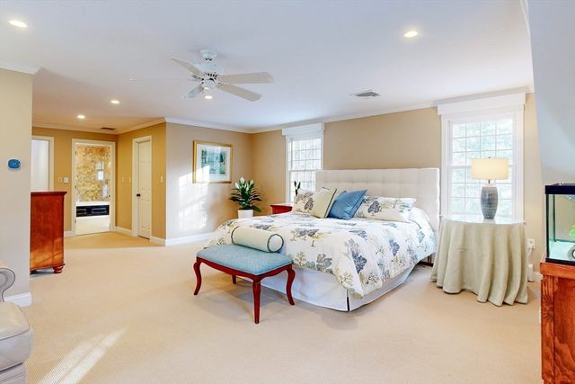 1 Chestnut Ln, Medfield, MA 02052