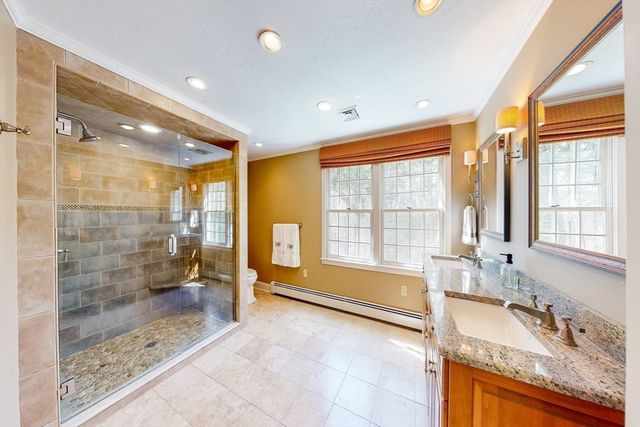 1 Chestnut Ln, Medfield, MA 02052