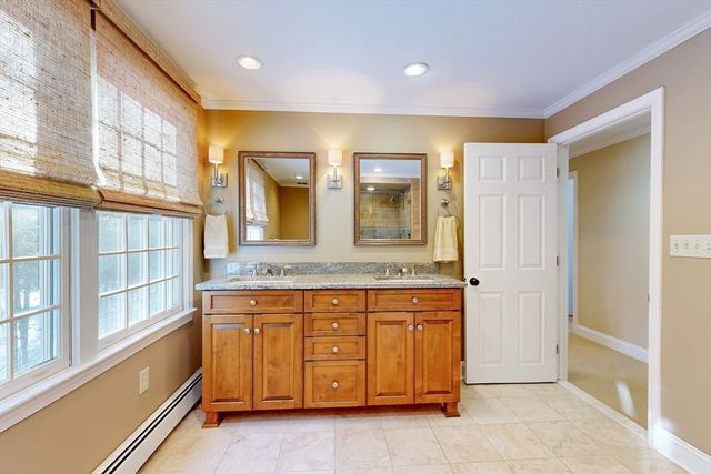 1 Chestnut Ln, Medfield, MA 02052