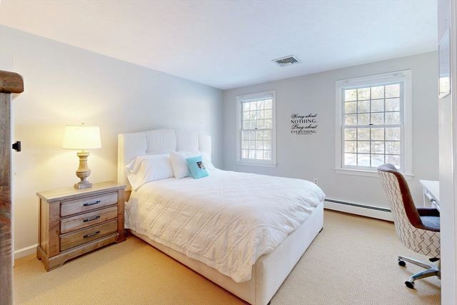 1 Chestnut Ln, Medfield, MA 02052