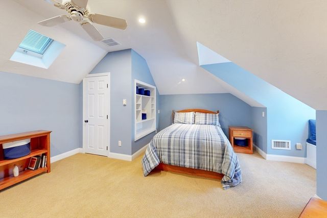 1 Chestnut Ln, Medfield, MA 02052