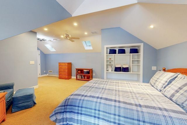 1 Chestnut Ln, Medfield, MA 02052