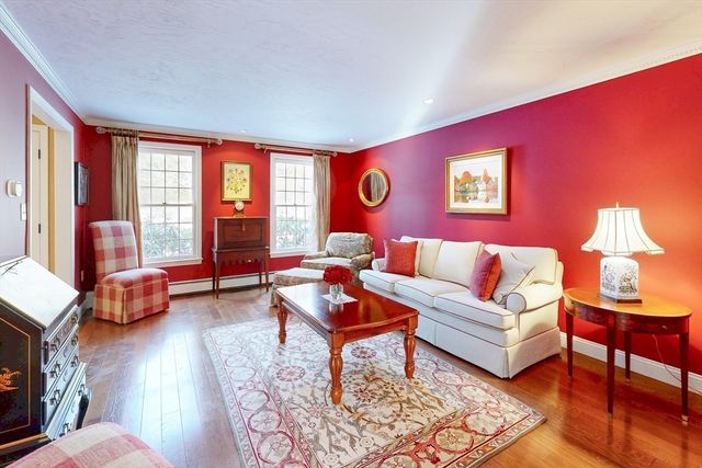 1 Chestnut Ln, Medfield, MA 02052