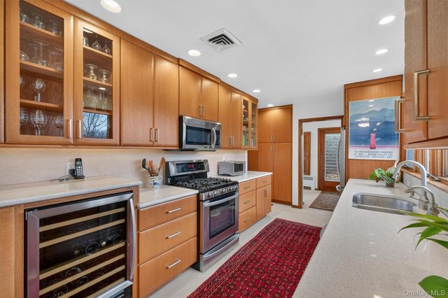 6 Yates Boulevard, Poughkeepsie, NY 12601