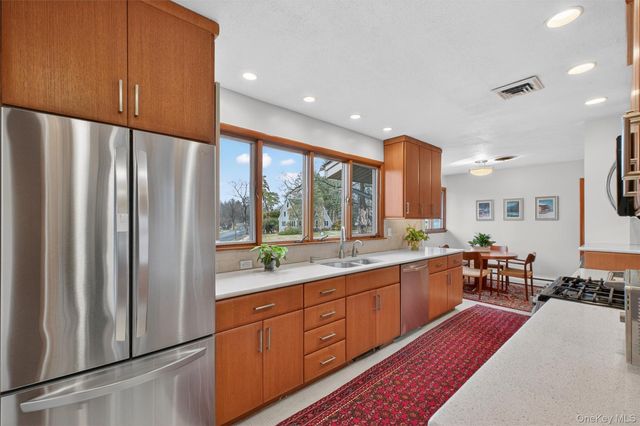 6 Yates Boulevard, Poughkeepsie, NY 12601