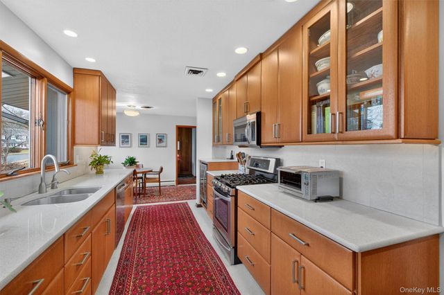 6 Yates Boulevard, Poughkeepsie, NY 12601