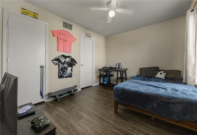 529 Southwest Parkway 301, College Station, TX 77840