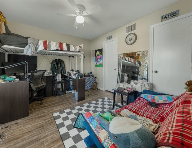 529 Southwest Parkway 301, College Station, TX 77840