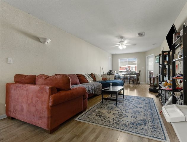 529 Southwest Parkway 301, College Station, TX 77840