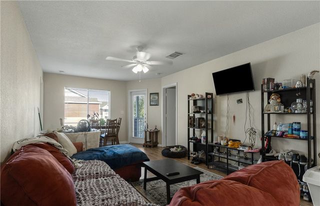 529 Southwest Parkway 301, College Station, TX 77840