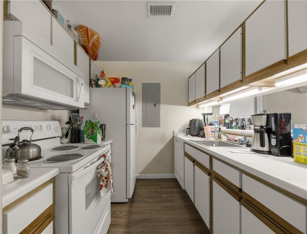 529 Southwest Parkway 301, College Station, TX 77840