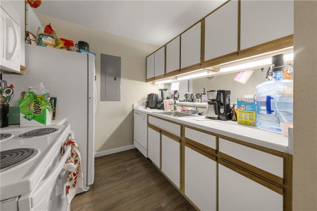 529 Southwest Parkway 301, College Station, TX 77840