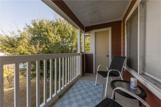 529 Southwest Parkway 301, College Station, TX 77840