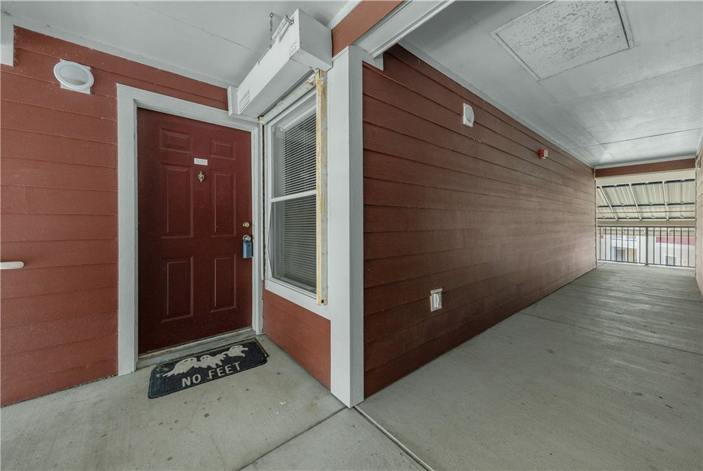 529 Southwest Parkway 301, College Station, TX 77840 — photo 2