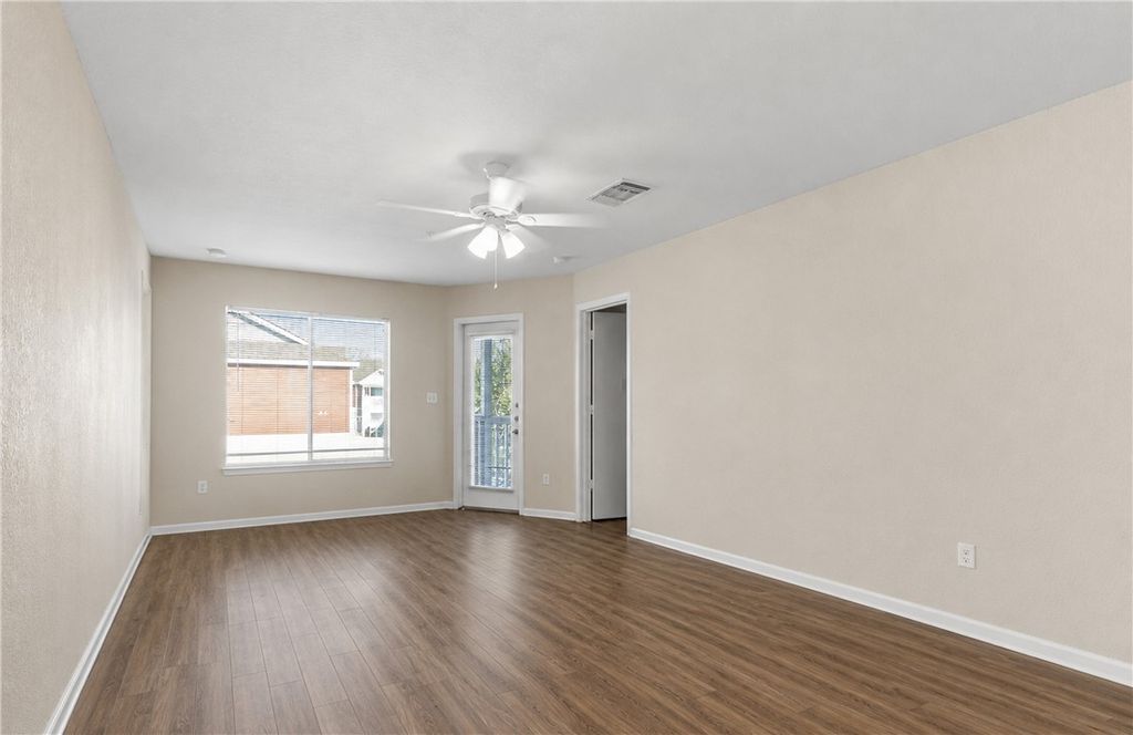 529 Southwest Parkway 301, College Station, TX 77840 — photo 5