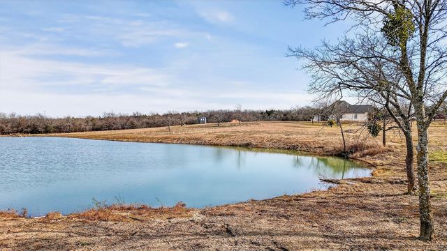 65 Red Bird Lane, Bells, TX 75414