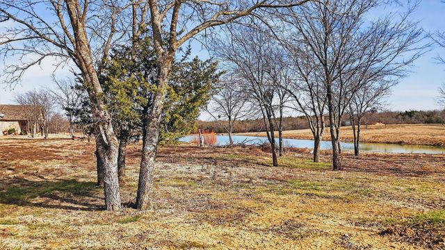 65 Red Bird Lane, Bells, TX 75414