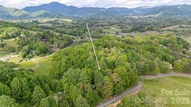 115 Knoll Ridge Lane, Waynesville, NC 28785