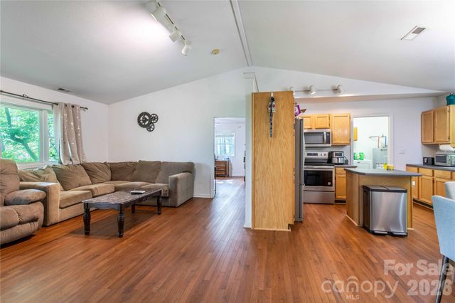 115 Knoll Ridge Lane, Waynesville, NC 28785