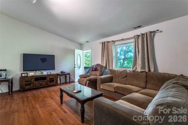 115 Knoll Ridge Lane, Waynesville, NC 28785