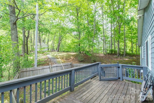 115 Knoll Ridge Lane, Waynesville, NC 28785